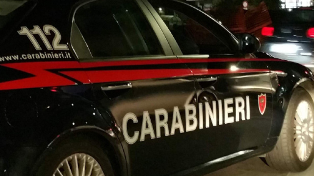 Bomba carta a Saviano dinanzi una casa