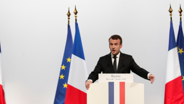 Le Service National Universel, l'une des mesures phares promises par Emmanuel Macron pendant sa campagne, sera mis en place d&egrave;s 2019.