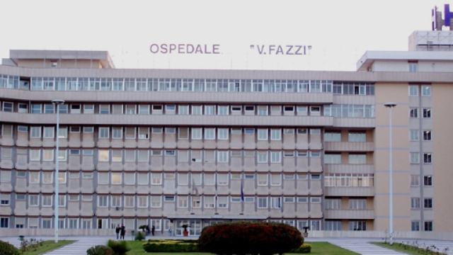 Lecce, paziente si getta dal quarto piano dell'ospedale: muore un uomo