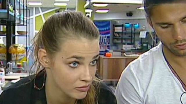 Luca Onestini e Ivana Mrazova fanno beneficenza in Africa