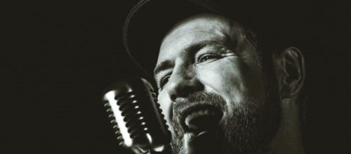 Brian McFadden sings at Boisdale Canary Wharf. Image credit: Suppiled/Hush PR