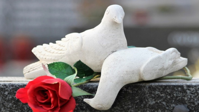 Commemorazione dei defunti, 5 frasi da dedicare per il 2 novembre a chi non c'&egrave; pi&ugrave;