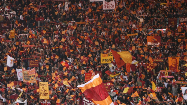 Roma, cori anti Napoli dei tifosi giallorossi - calcioweb.eu