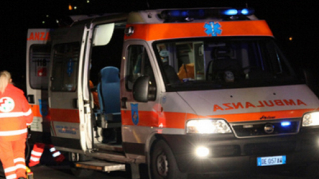 Salerno, investe sette persone all'esterno della discoteca: arrestato 18enne | emergency-news.it