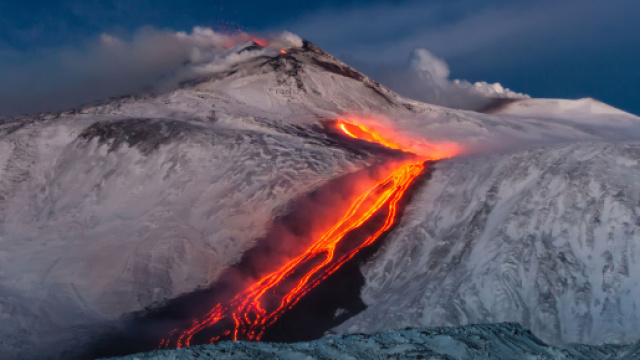 Etna si attende un eruzione nel prossimo periodo.