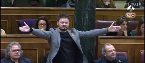 GabrielRufi&aacute;n antes de ser expulsado de la sesi&oacute;n de control en el Congreso de los Diputados