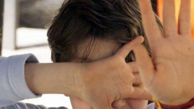 Francia, bimbo di 9 anni picchiato a morte dai fratelli: non voleva fare i compiti | zz7.it