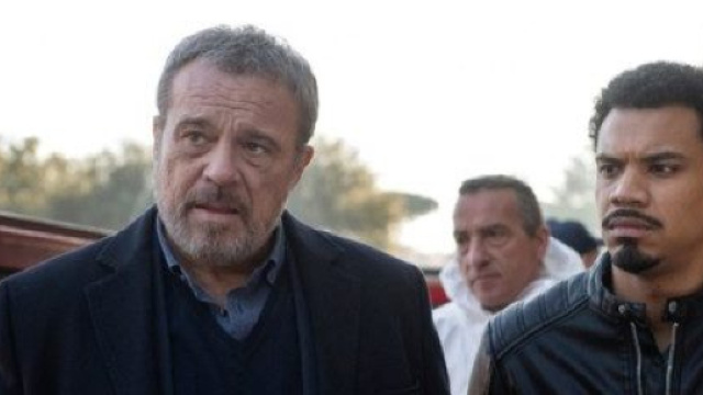 Nero a met&agrave; - Claudio Amendola