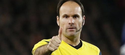 El &aacute;rbitro Mateu Lahoz le reafirma su nacionalidad a Guardiola