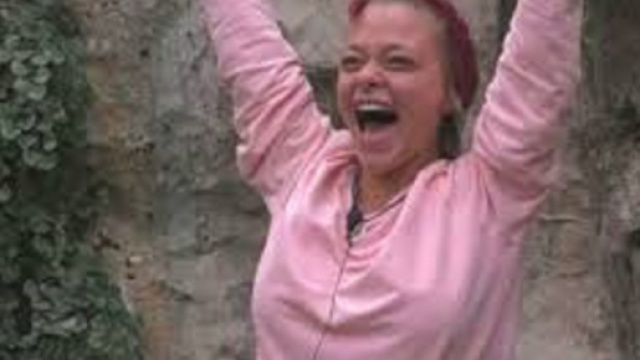 GF Vip, Gollini manda un aereo alla fidanzata Giulia e Daianira sbotta sui social