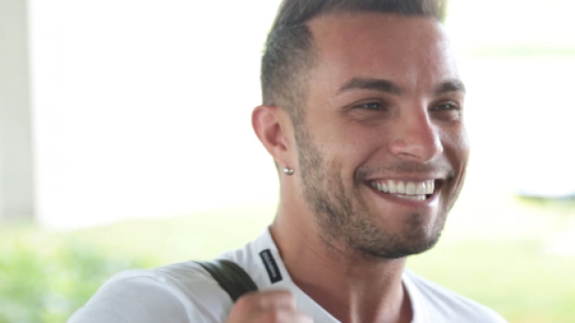 Marco Carta racconta la sua infanzia difficile a Caterina Balivo