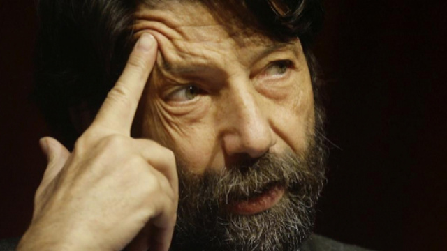 Massimo Cacciari sicuro che il Pd si scioglier&agrave; dopo le elezioni Europee