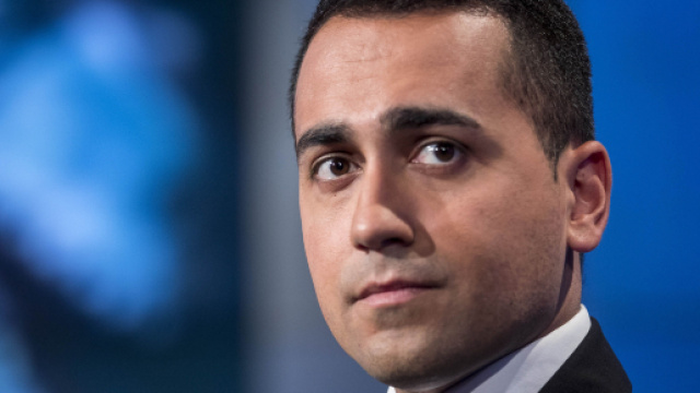 Luigi Di Maio scarica Pascucci