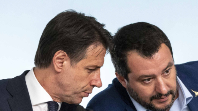 Manovra: rinvio per Quota 100 e reddito di cittadinanza per far approvare la manovra dalla Ue