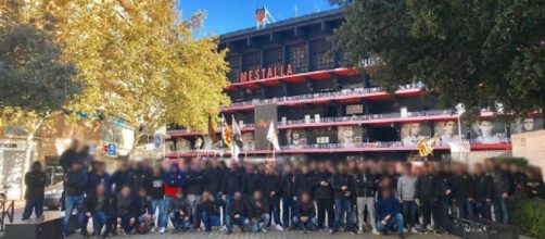 Miembros de Yomus antes del partido Valencia - Rayo Vallecano