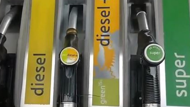 Benzina al centro dei pensieri del Pd con il taglio delle accise