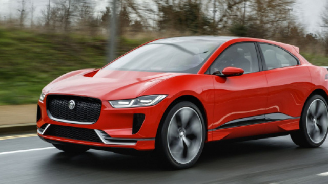 Jaguar I-Pace tra le finaliste del premio Auto dell'Anno 2019 - insideevs.com