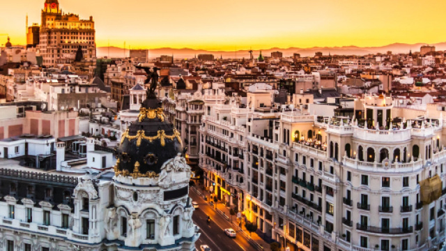 Madrid, donna di 65 anni viene sfrattata da casa e si uccide lanciandosi dal quinto piano di una palazzina