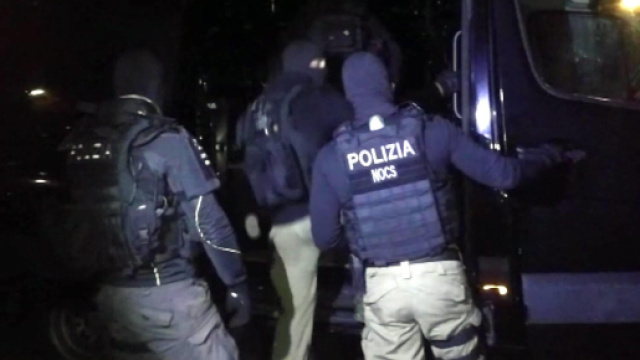 Preparava un attacco chimico, arrestato in Sardegna presunto terrorista