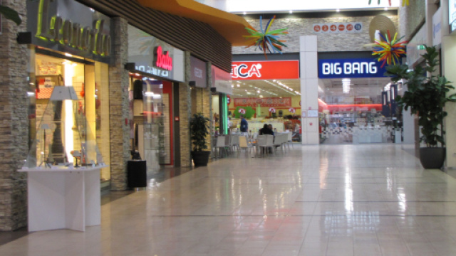 Rissa tra ragazze con &lsquo;strascino&rsquo; al Vulcano Buono: &ldquo;Le hanno strappato i capelli&rdquo;.