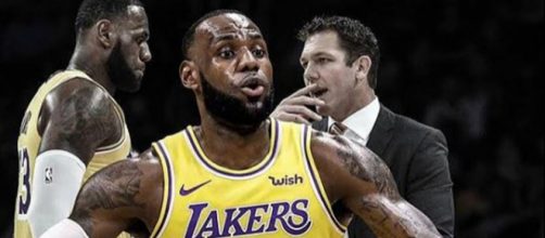 LeBron James and Luke Walton -Image by basket_adictos247 / Instagram