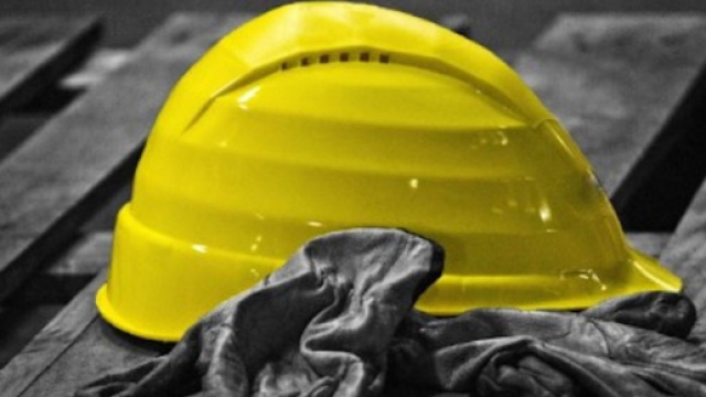 Incidente sul lavoro: Andrea Masi &egrave; morto a 18 anni mentre lavorava di notte nei sotterranei di un centro commerciale milanese.