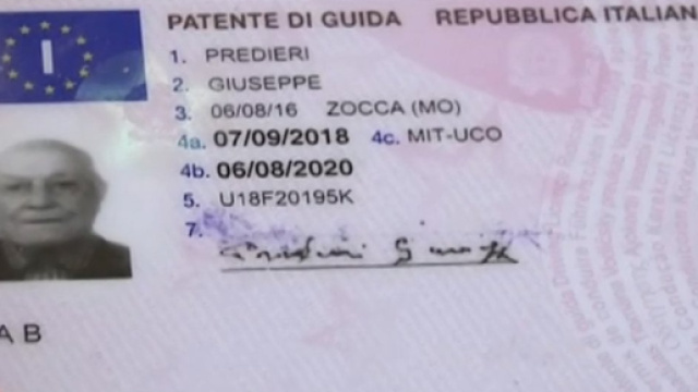 102 anni e patente di guida rinnovata
