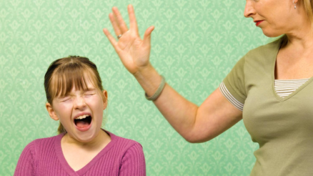 Francia: vietate le sculacciate 'educative'