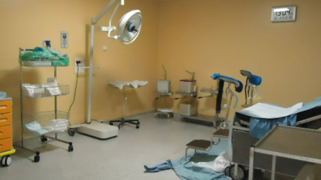 India. Tragedia in sala parto, medico opera ubriaco: muoiono mamma e figlioletto.