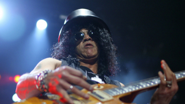 Slash: "La reunion coi Guns N' Roses &egrave; stata surreale" - stonemusic.it