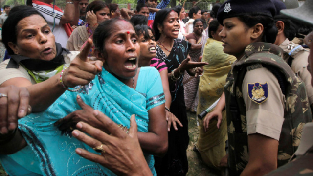 India, orrore in ospedale: bimba stuprata da cinque adulti