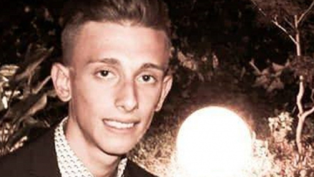 Stroncato da un infarto a 20 anni: un improvviso arresto cardiaco uccide Giancarlo