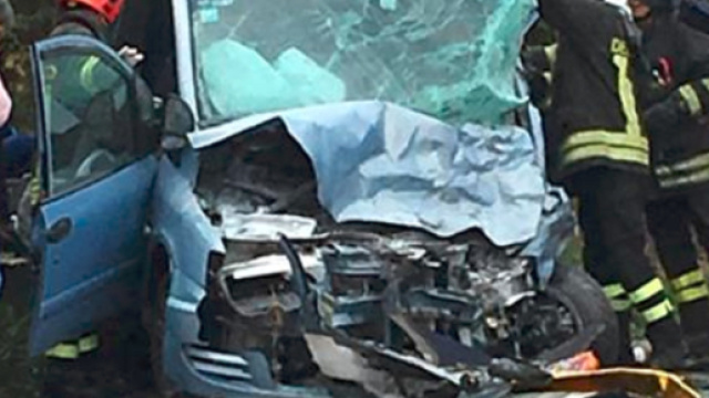 Scontro sulla tangenziale ovest: muore 37enne incinta, cinque feriti - Il Mattino