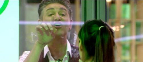 &Aacute;ngel Gar&oacute; y Miriam Saavedra en imagen