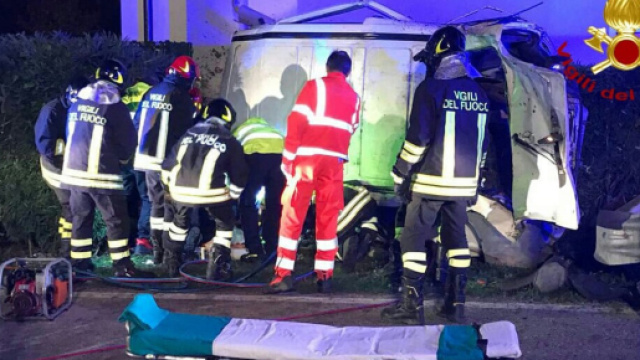 Vigili del fuoco e personale Suem 118 durante uno dei due interventi