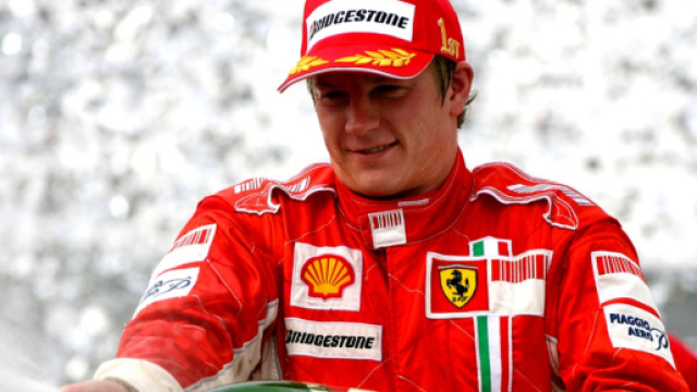 Il ferrarista Kimi Raikkonen campione del mondo 2007 dopo la vittoria nel GP del Brasile