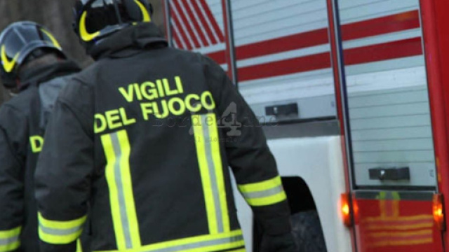 Lecce, esplode fabbrica di fuochi d'artificio: morto il figlio del proprietario