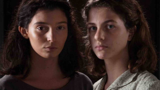 Le protagoniste Lila e Elena da adolescenti