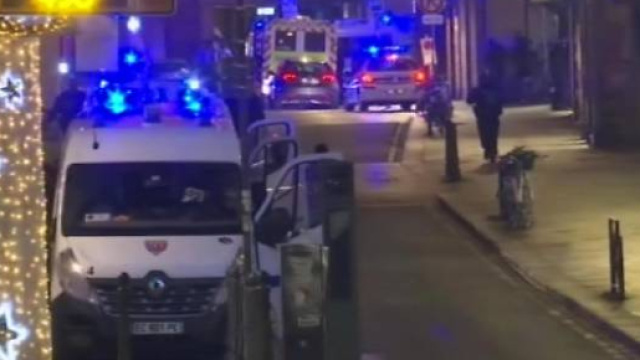 Colpi di arma da fuoco al mercatino di Natale a Strasburgo: almeno 3 morti e 11 feriti