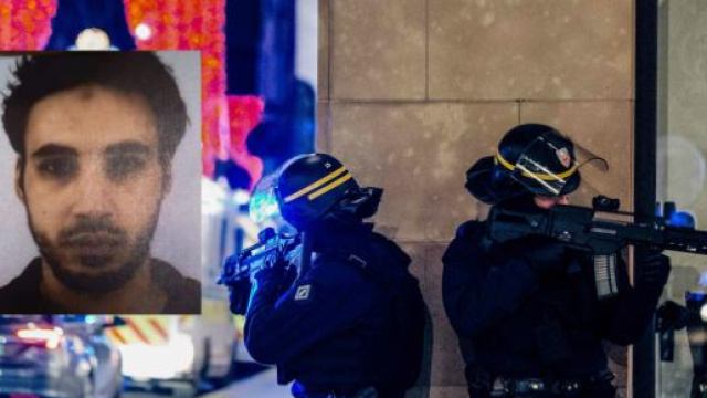 Spari e morti al mercatino di Natale. 350 uomini danno la caccia ... - iltempo.it