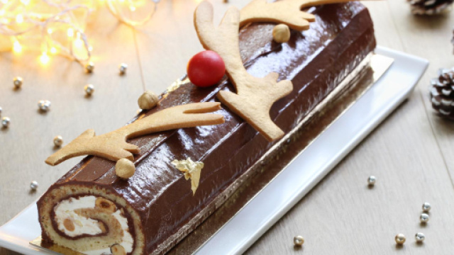 5 astuces pour une parfaite b&ucirc;che de No&euml;l, d&eacute;coration avec pomme de pin.