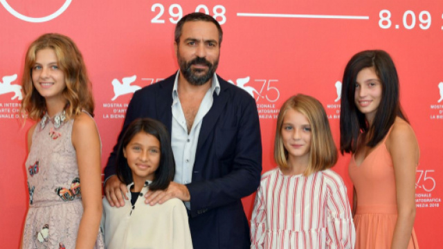 Nella sesta puntata dell'Amica Geniale viene censurata una scena.