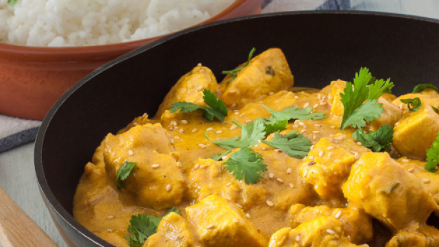 Un piatto a base di pollo al curry ha quasi ucciso un uomo nel Galles.