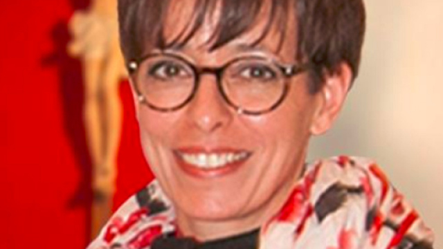 Madre di tre figli uccisa da una malattia a 46 anni: &ldquo;Fate suonare questi brani al mio funerale&rdquo; - Fanpage.it