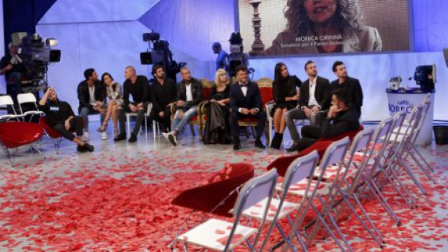 Uomini e Donne proposta di matrimonio in studio