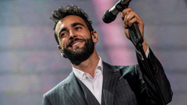 Marco Mengoni vola in testa alle classifiche col suo nuovo album