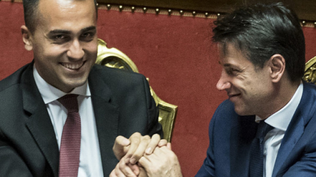 Di Maio: 'Il Reddito si far&agrave; e ci saranno sgravi per le imprese'