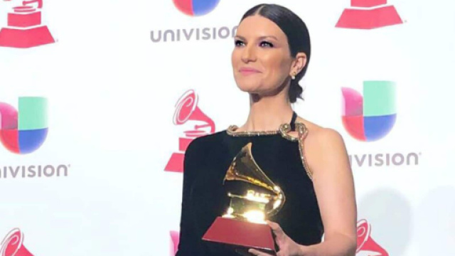 Laura Pausini: sei curiosit&agrave; sulla cantante italiana pi&ugrave; famosa nel mondo.