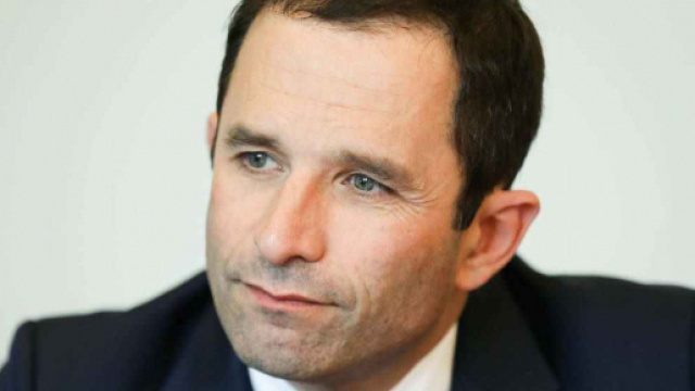 Beno&icirc;t Hamon s'inqui&egrave;te de voir Marine Le Pen &eacute;lue en 2022