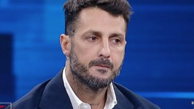 Fabrizio Corona ha fatto ascoltare il messaggio con il quale &egrave; stato lasciato da Asia Argento a Non &egrave; l'Arena